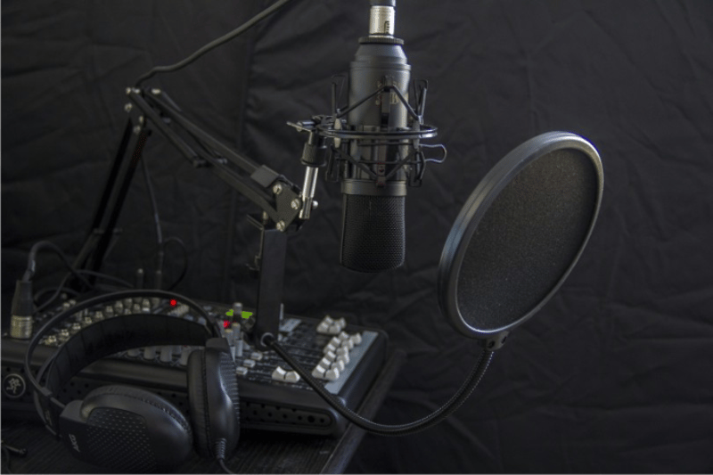 Professional and dynamic voice over for your documentary, full audio prod.