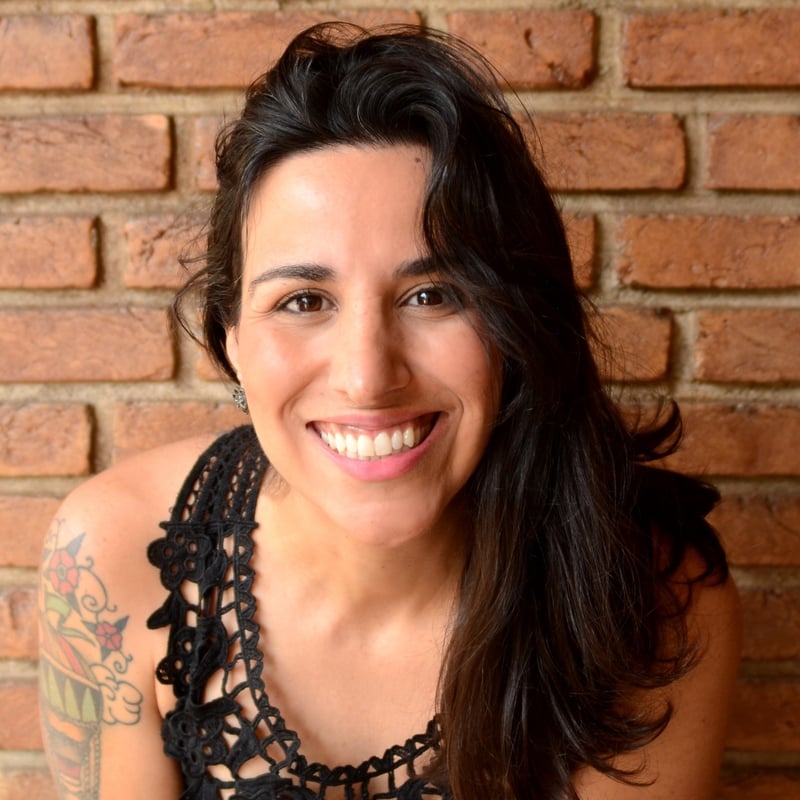 A Brazilian Portuguese Girl Next Door Feminine Voice Over for Your OnlineAd