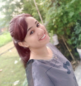 Profile photo for Rashmi Devrari