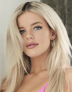 Profile photo for McKenzie Hewson