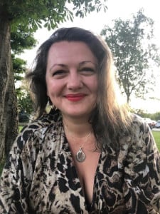 Profile photo for Oana Mic