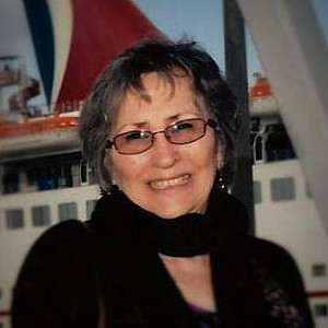 Profile photo for KAYE PETERS