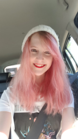 Profile photo for Julia Schonegevel