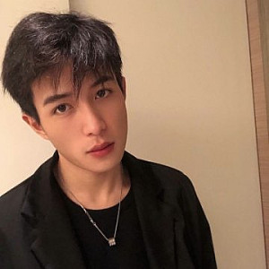 Profile photo for jiangli jiangli