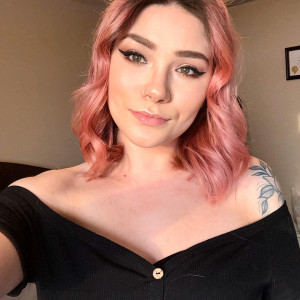 Profile photo for Katerina Hennig