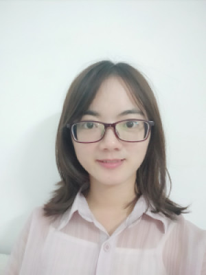 Profile photo for Julie zhu