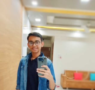 Profile photo for Yash Nimavat