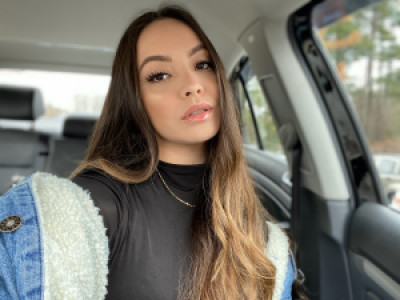 Profile photo for Raphaella Dias