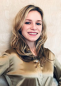 Profile photo for Julie Schatz