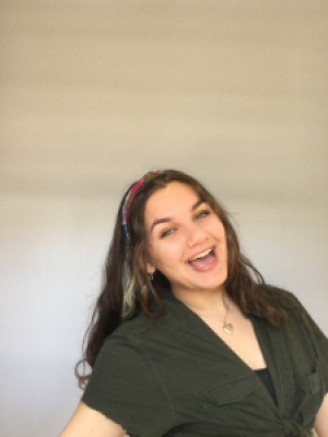 Profile photo for Stephanie Bucuroaia