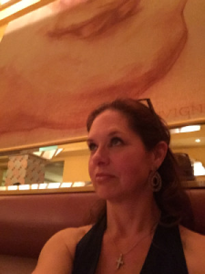 Profile photo for Thressa Lynch