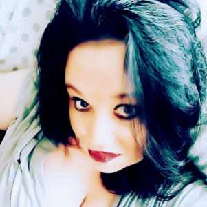 Profile photo for lora cruse