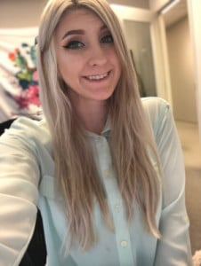 Profile photo for Holly Jacobson