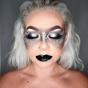 Profile photo for Laura doody