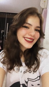 Profile photo for Larissa Larissa