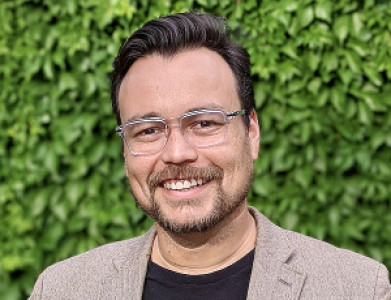 Profile photo for Mic Valencia Guillermo Herrera-Valencia