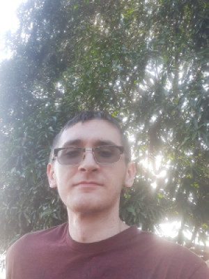 Profile photo for Elijah Divelbiss