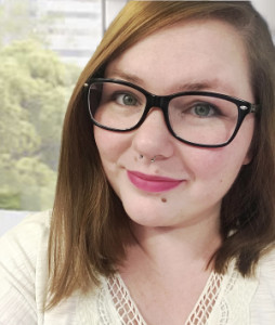 Profile photo for Elle Golden