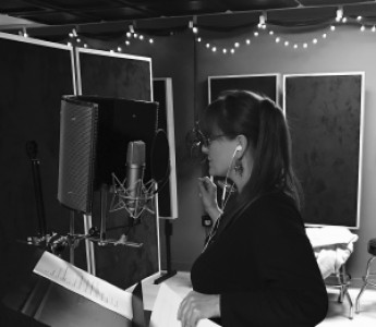 Profile photo for Mia Moravis