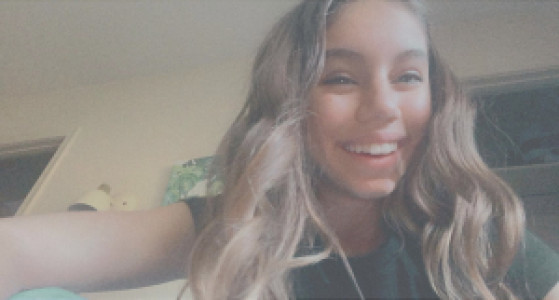 Profile photo for Yasmeen Maknoni