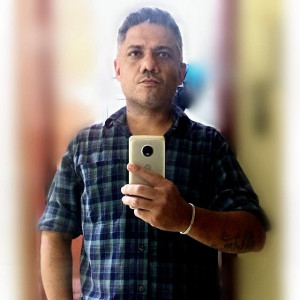 Profile photo for vanderley santana de medeiros