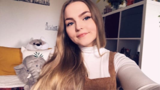 Profile photo for Chloë Baker