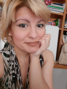 Profile photo for Itiana Castro Menezes