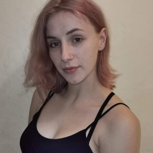 Profile photo for Ellie Davis