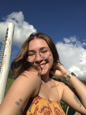 Profile photo for Luiza Vida Faria