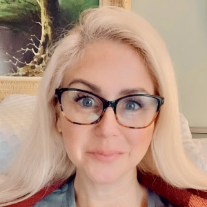 Profile photo for Carin Bennett