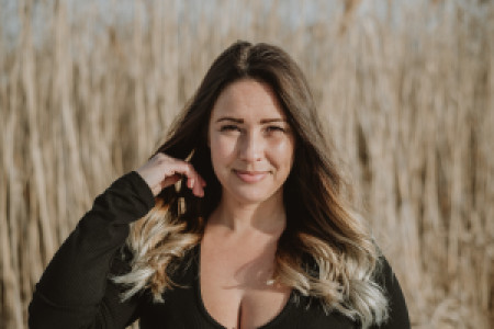 Profile photo for Lauryne Hartman