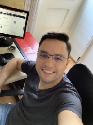 Profile photo for Nilson de Oliveira Junior