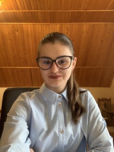 Profile photo for Olena Lora