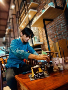 Profile photo for rizky husniah