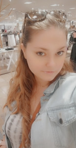 Profile photo for Alayna Hucek