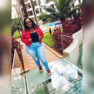 Profile photo for Isaura Minage