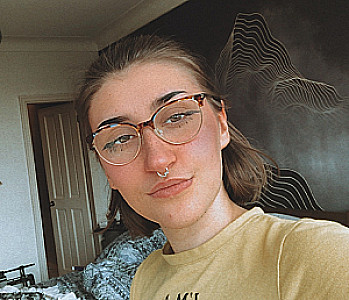 Profile photo for Robyn Johnson