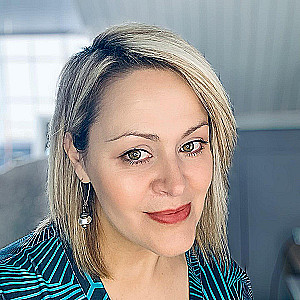 Profile photo for Yolande Bouwer