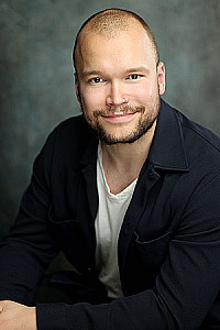 Profile photo for Simon Tomas