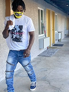 Profile photo for Lamuna Robinson