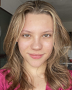 Profile photo for Arielle Bonaldo