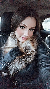 Profile photo for Yasmine pearl