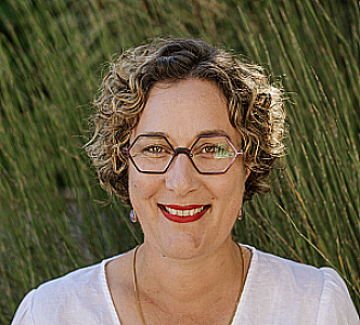 Profile photo for Naomi Barton