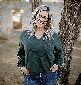 Profile photo for Holly Humphreys