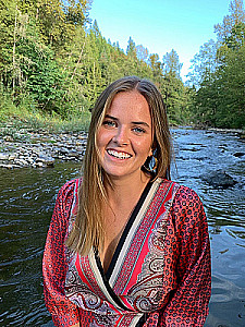 Profile photo for Cailin Curry