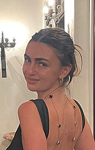 Profile photo for Esther Deutsch