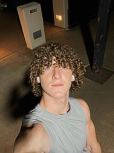 Profile photo for Noah Livesay