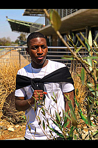 Profile photo for Vutlharhi Brilliant