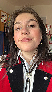 Profile photo for Kira Redlich