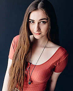 Profile photo for Faye Fox